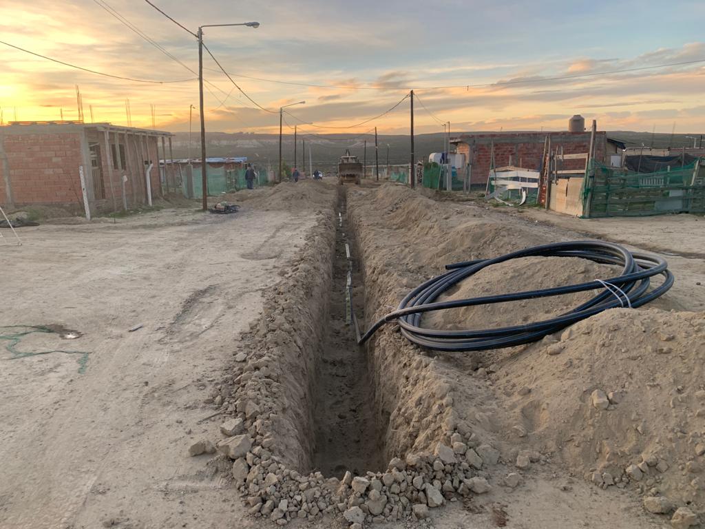 Sastre destacó avances en la ejecución de la red de agua potable en el barrio Presidente Perón