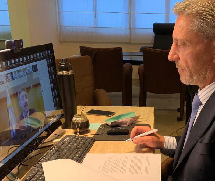 Arcioni firmó un convenio con el Consejo Federal de Inversiones y dijo que “Chubut será tierra de oportunidades para todos”