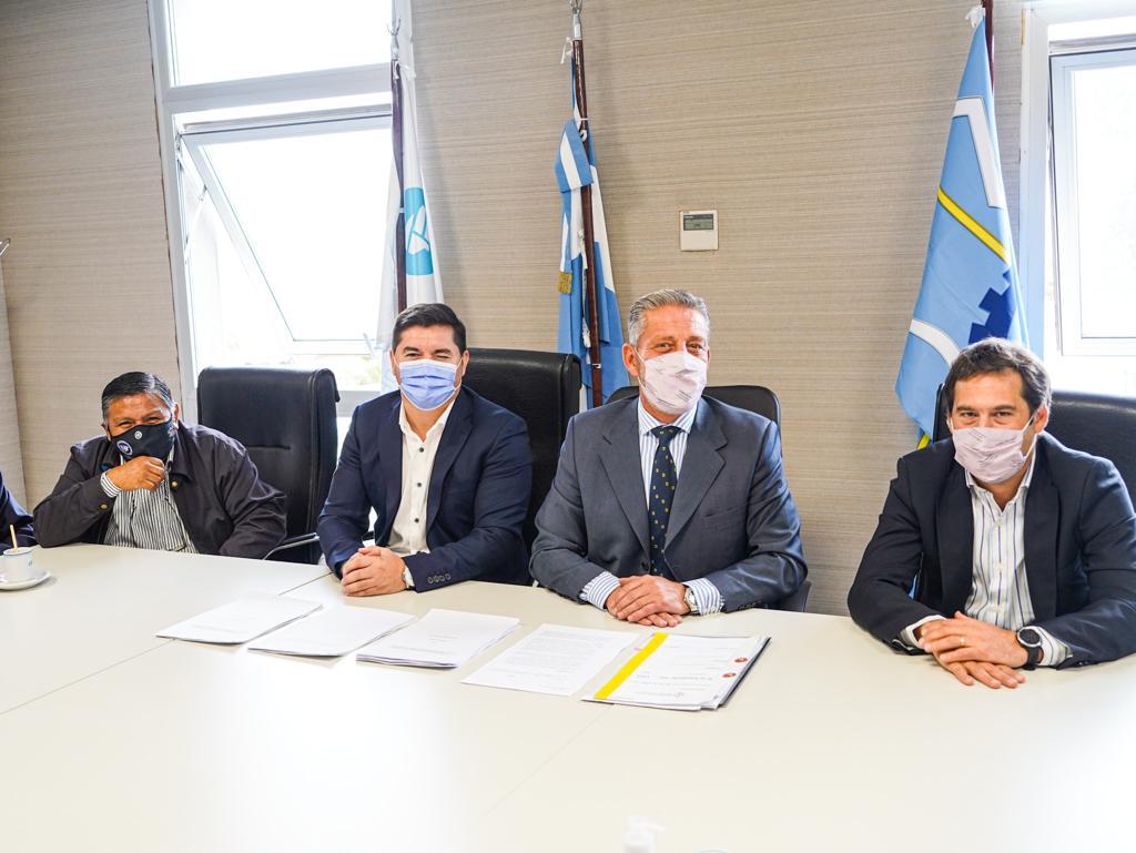 Arcioni firmó un acuerdo con la empresa Pilgrim Energy que reincorporará 27 trabajadores petroleros al área Cerro Dragón