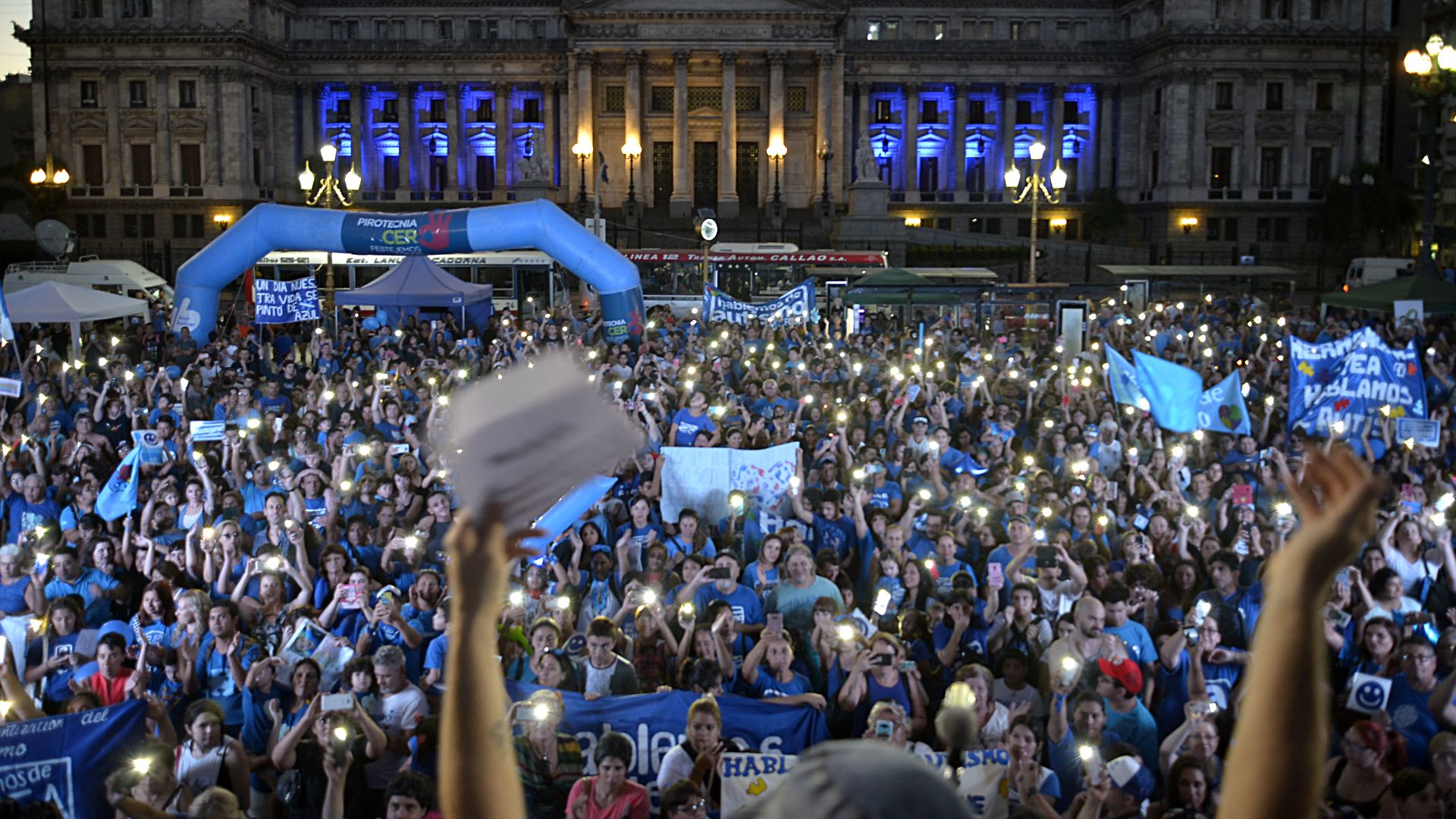 Buscan derribar barreras sobre el autismo mediante un programa en YouTube