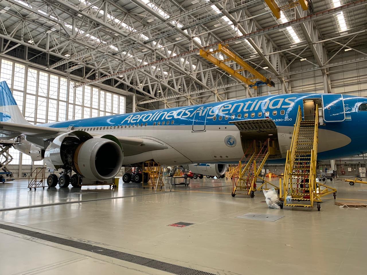 Un vuelo de Aerolíneas Argentinas parte hoy a China para buscar un millón más de dosis de Sinopharm