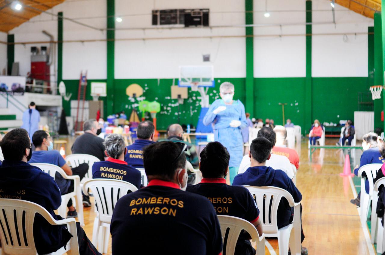 Todos los Bomberos Voluntarios de Rawson ya fueron vacunados contra el coronavirus