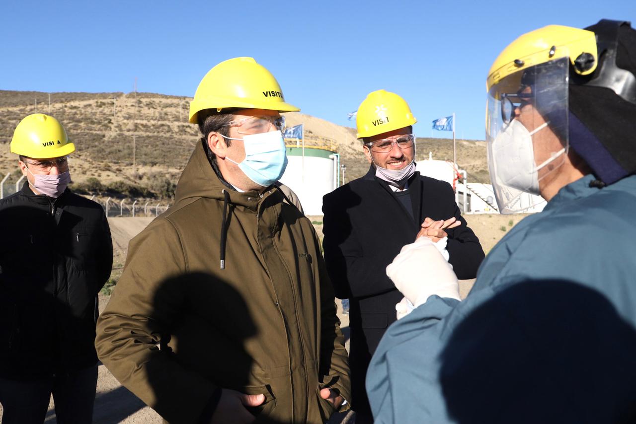 Cabandié visitó junto a Luque la planta de hidrógeno de Capsa en Comodoro Rivadavia, única en América Latina
