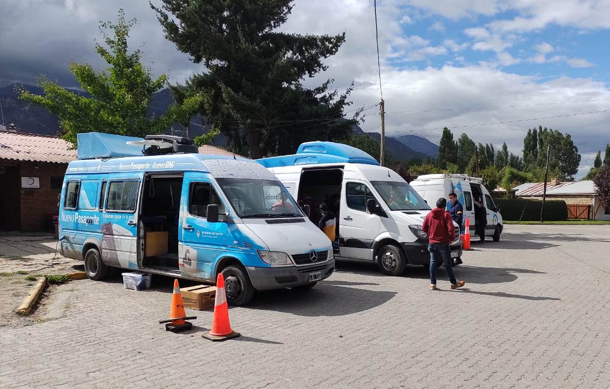 Incendios en la cordillera: Más de 500 ciudadanos de Lago Puelo, El Hoyo y Epuyén tramitaron la renovación de su DNI