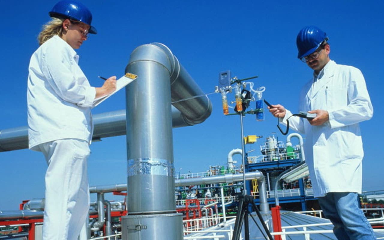 La producción química y petroquímica cayó un 28% en febrero producto de plantas paradas por falta de materia prima