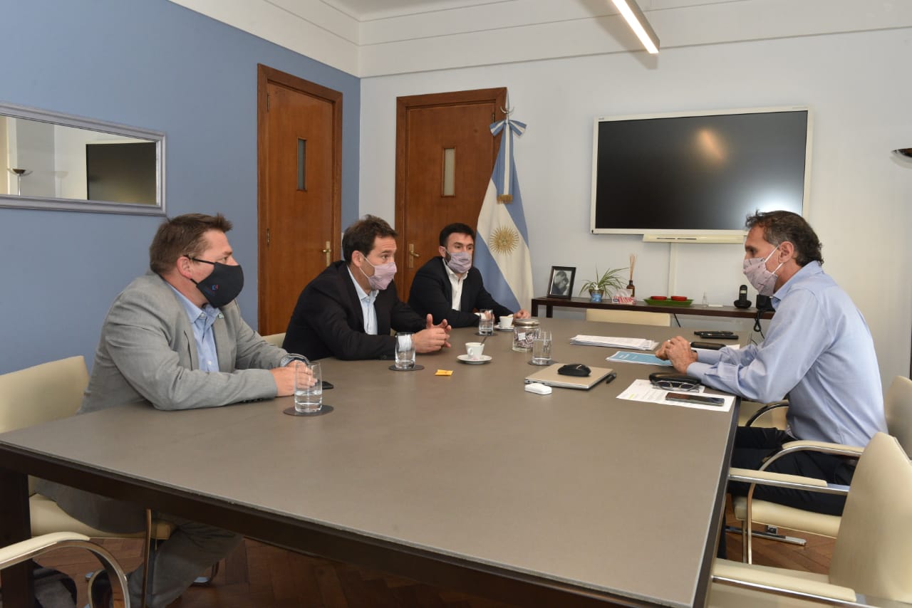 Luque gestionó ante Nación obras de agua, cloacas, pavimento y veredas con una inversión de $ 585 millones