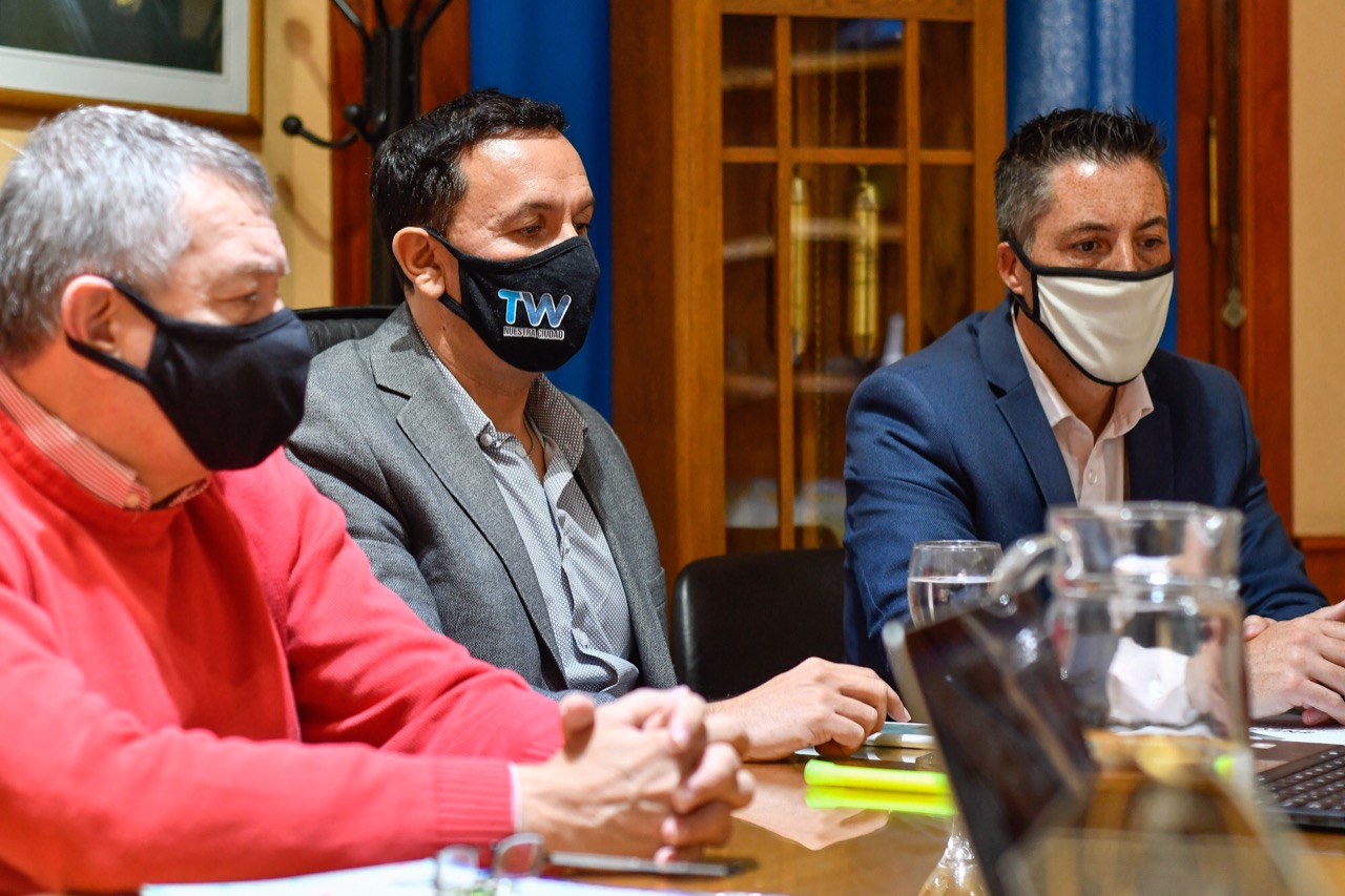 Maderna acordó con el intendente de Hurlingham la llegada de medidores de oxigeno para las escuelas de la ciudad