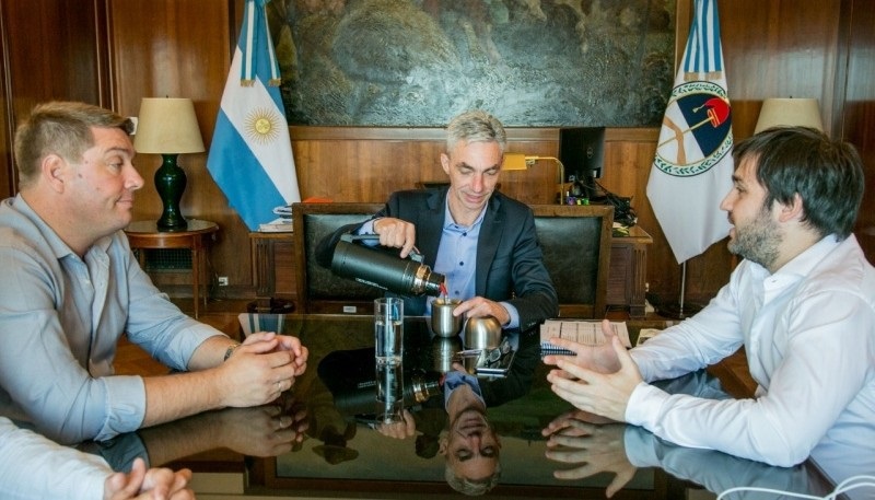 Peronistas, radicales y macristas de Chubut despidieron a Mario Meoni por las redes