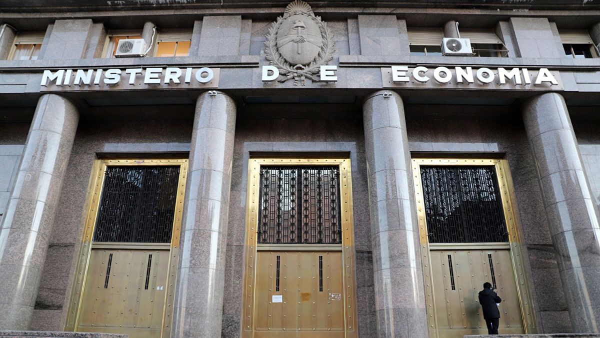 Economía toma deuda y licita Letras del Tesoro Nacional por un total de $ 75.000 millones