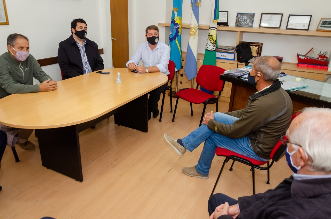 Biss recibió a la Asociación de Bomberos Voluntarios y repasaron la actualidad de la entidad próxima a celebrar sus 50 años