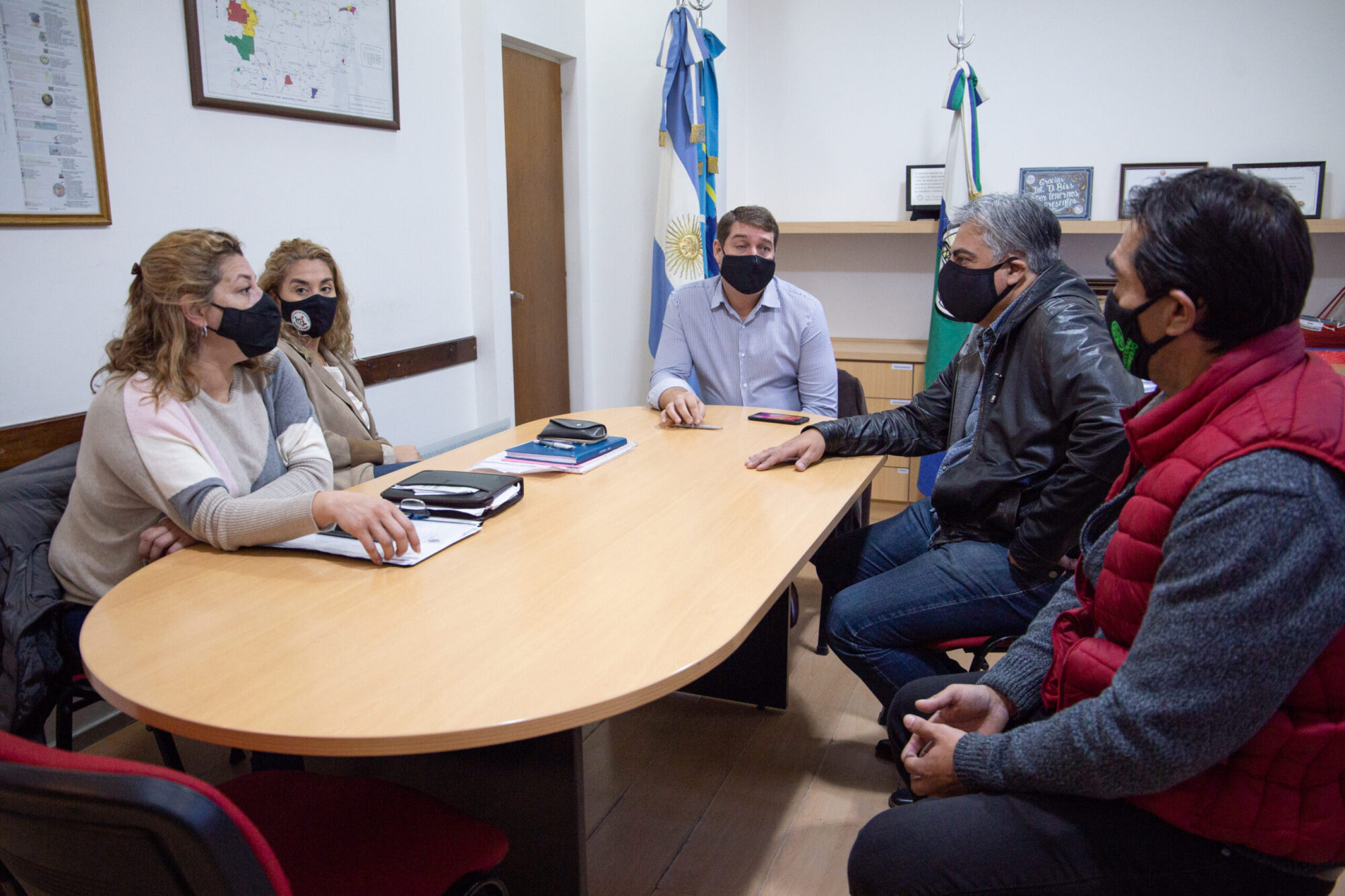 Biss recibió a Quiroga, quien destacó “la voluntad” del municipio de escuchar inquietudes