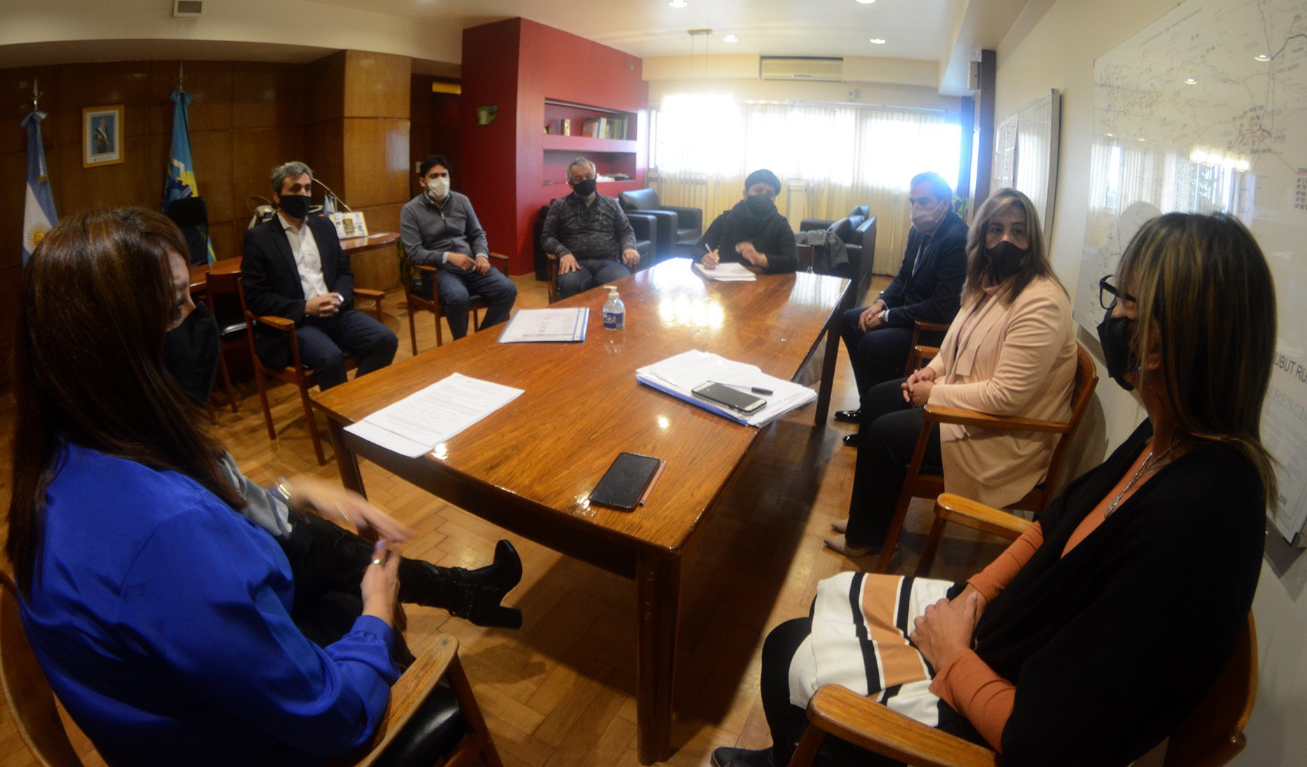 La minstra de Educación, Florencia Perata, se reunió con la jueza Moreno