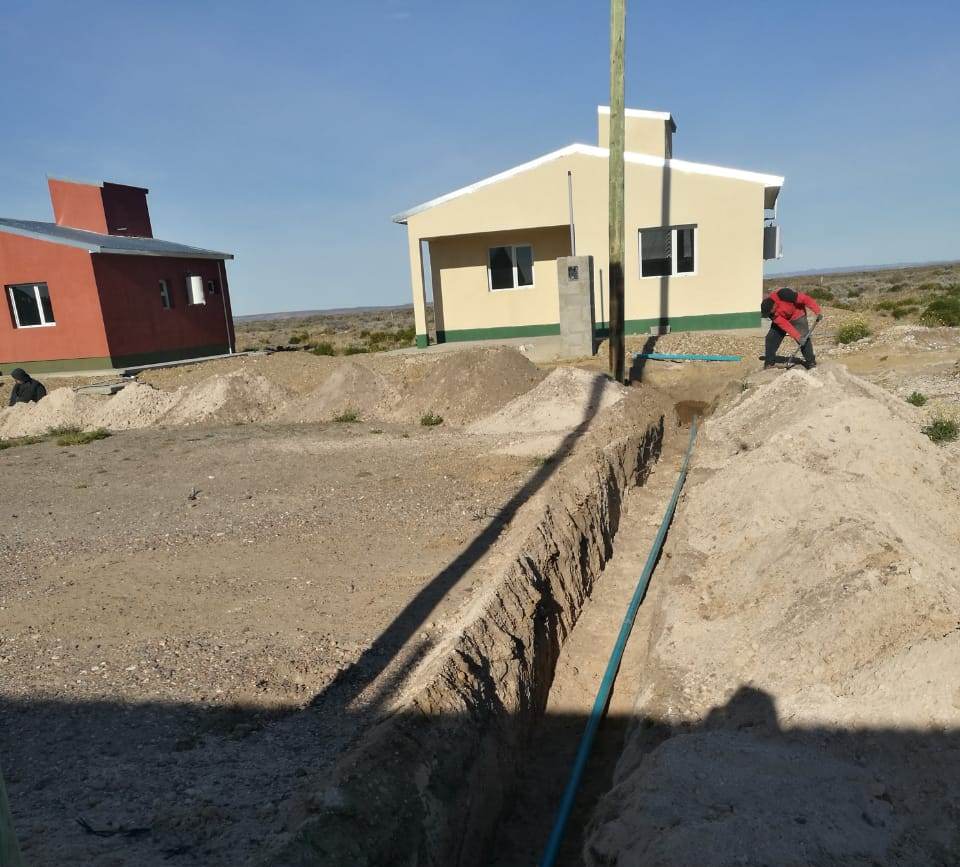 Provincia instaló cañerías de agua en Paso de Indios