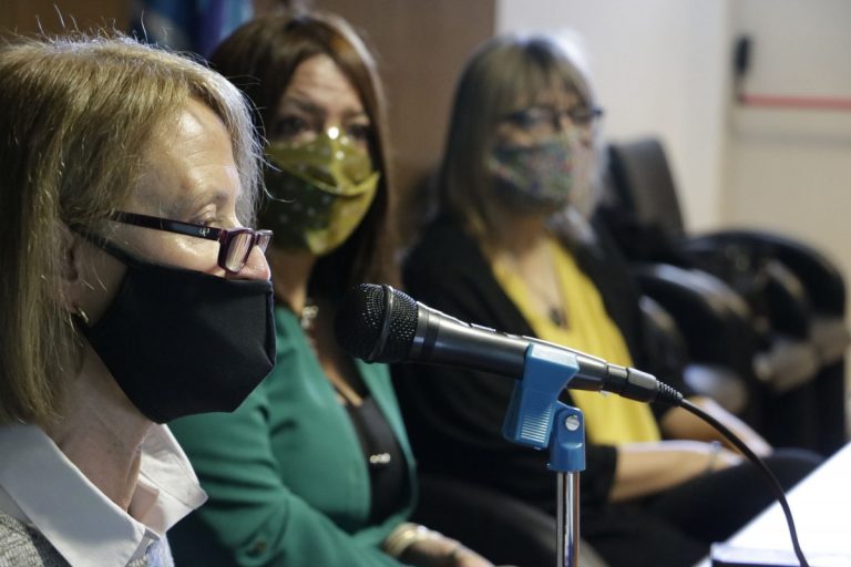 Educación elaboró material didáctico de inglés para el trabajo bimodal entre docentes y estudiantes