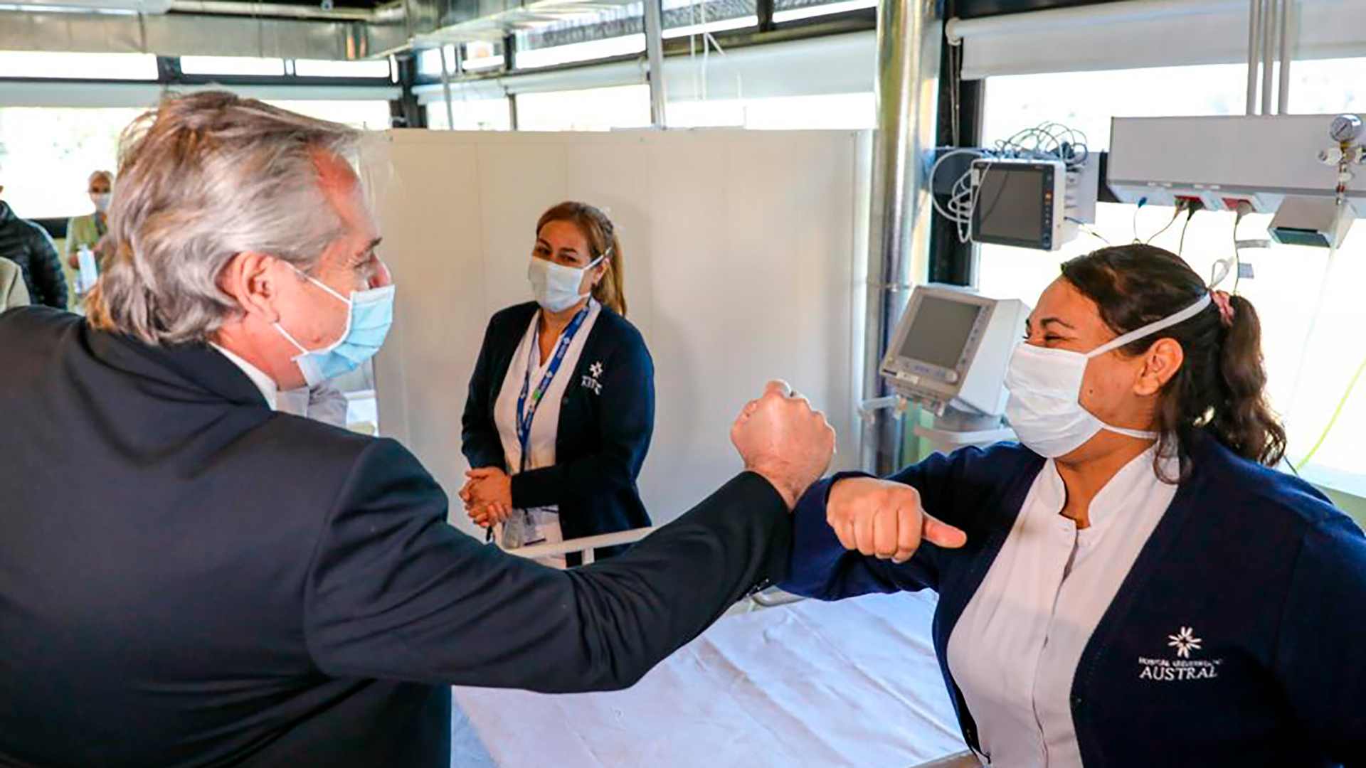 El Presidente expresó su “eterno agradecimiento” a los enfermeros en su día