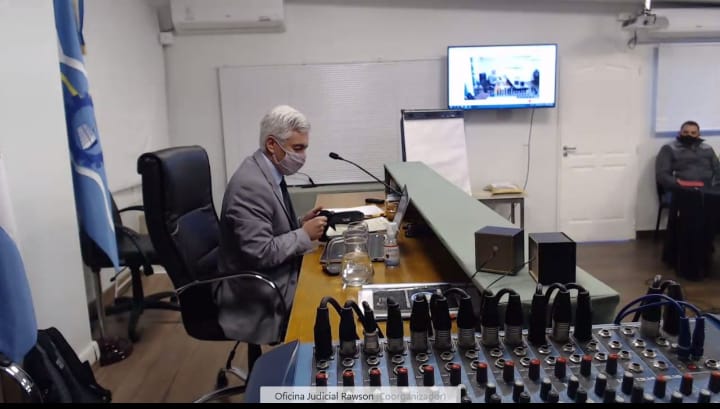 Comenzó el juicio a un policía que mató a una perra porque le ladró