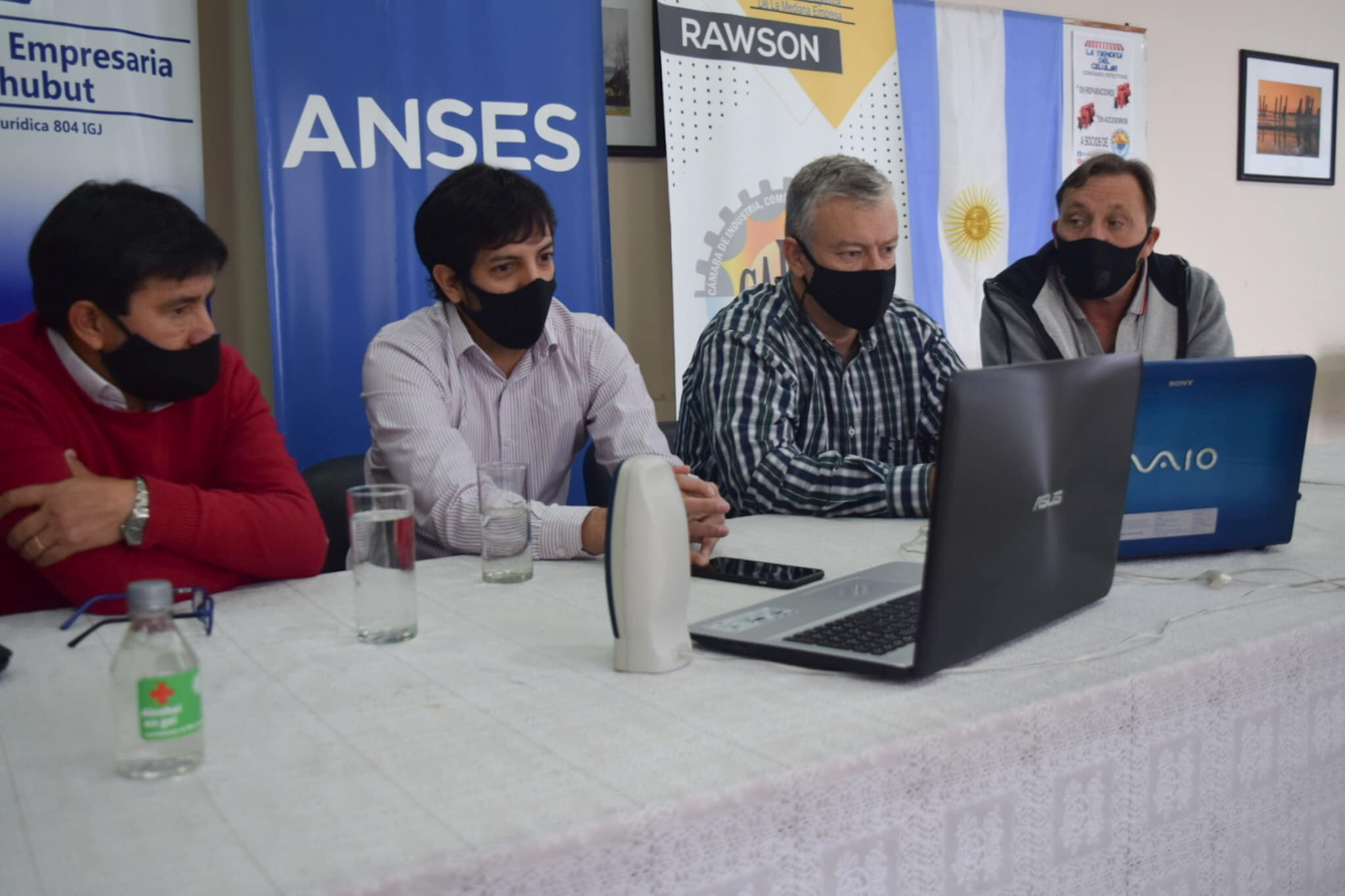 La Cámara de Comercio de Rawson firmó un convenio con ANSeS para que los lunes haya descuentos del 10% en locales adheridos