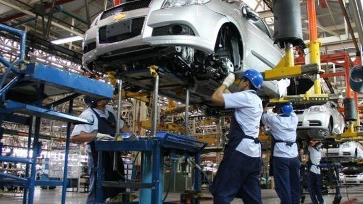 La producción fabril subió 24,1% interanual en marzo y un 10,3% respecto a febrero