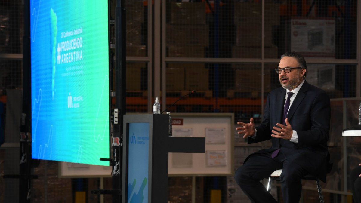 El Gobierno firmará esta tarde un acuerdo con la industria del papel, cartón y celulosa