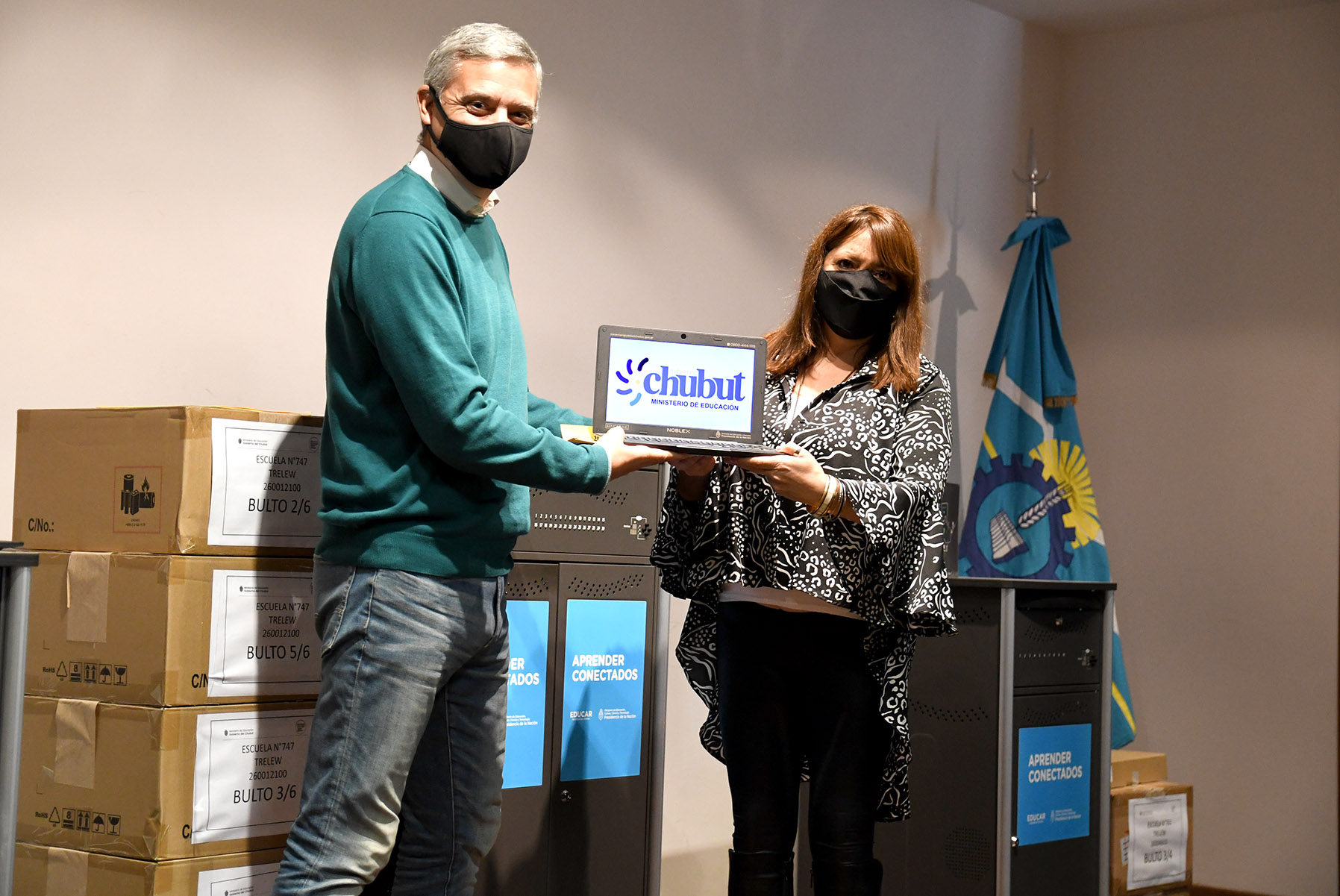 Escuelas de Trelew de la modalidad Jóvenes y Adultos recibieron sus aulas digitales