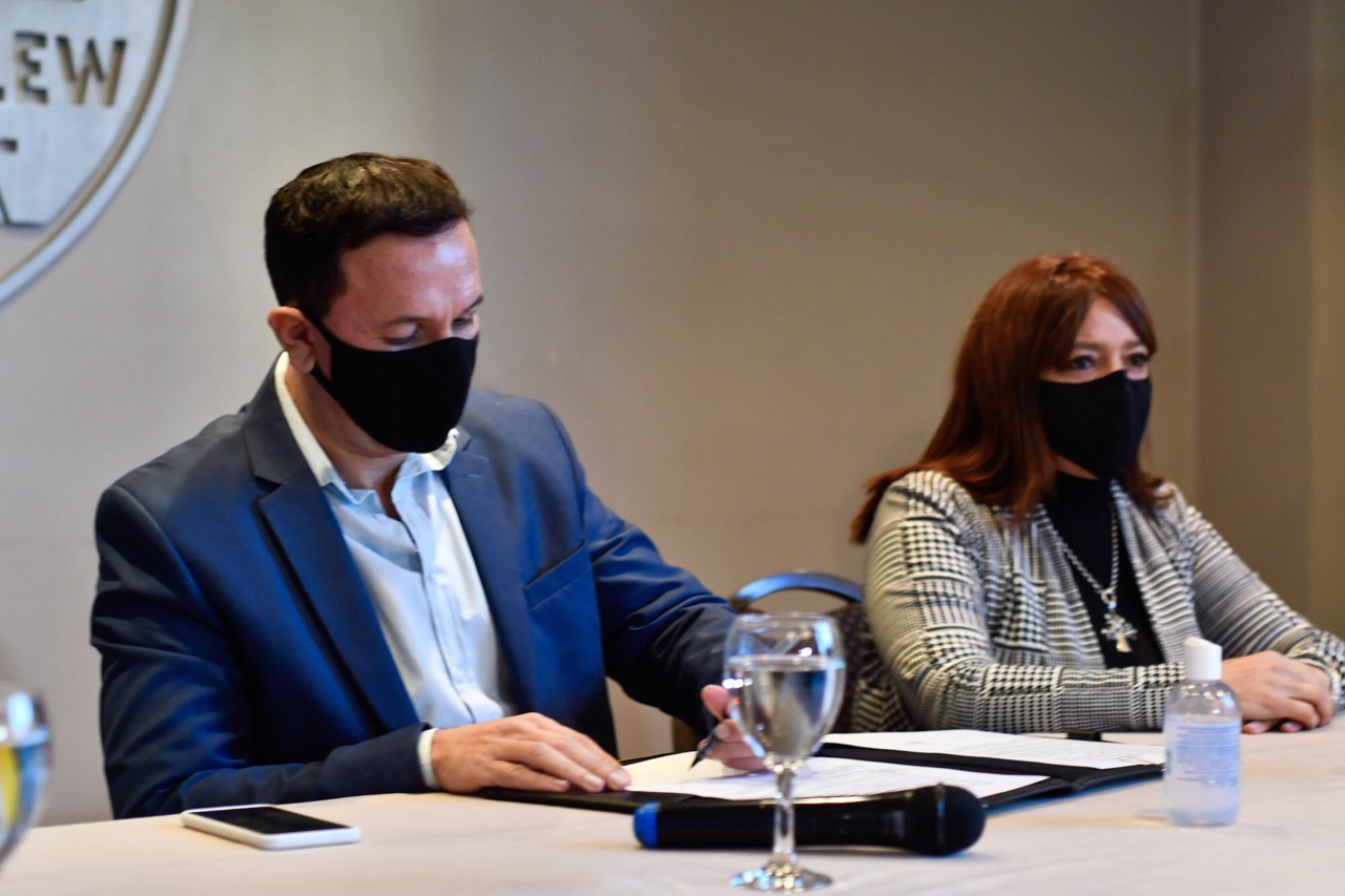 Maderna y Perata firmaron un convenio para posibilitar la culminación de las trayectorias educativas de personas mayores  mayores de 18 años