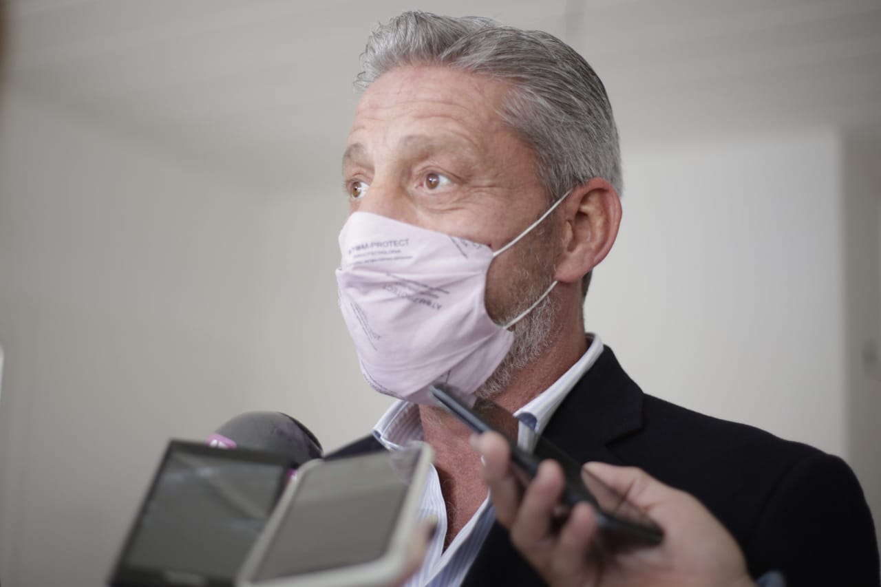 Arcioni firmó el decreto que refuerza con $ 20 millones el Plan Calor para municipios y comunas rurales