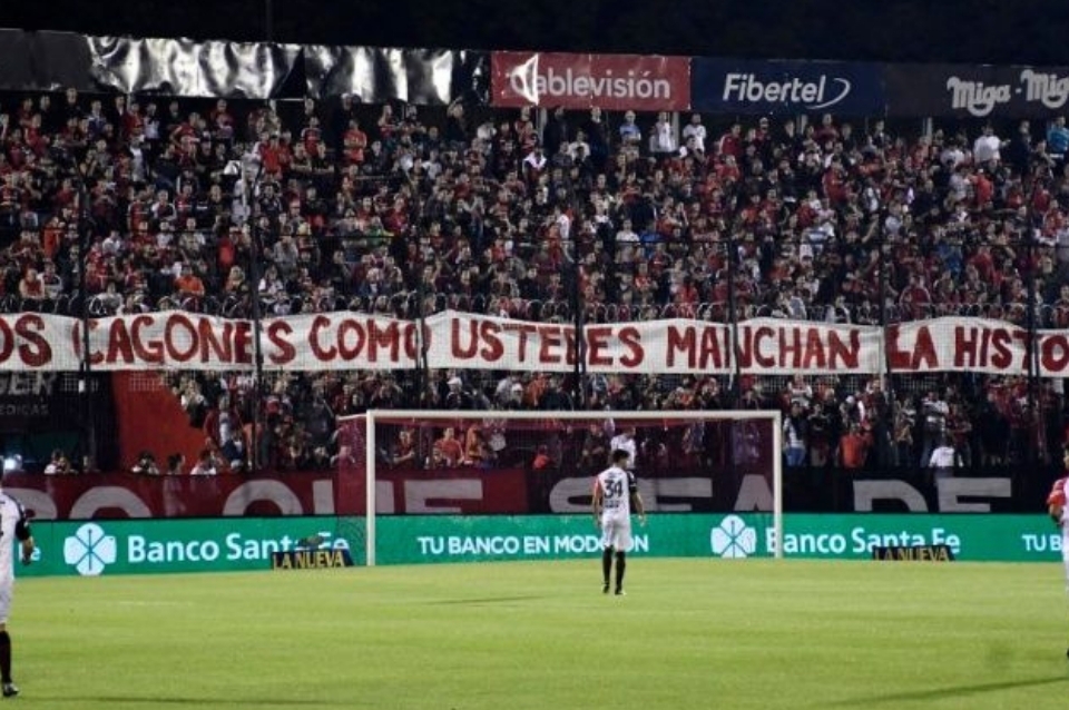 Amenazaron de muerte a jugadores y dirigentes de Newell’s tras perder el clásico por goleada contra Rosario y suspender las elecciones