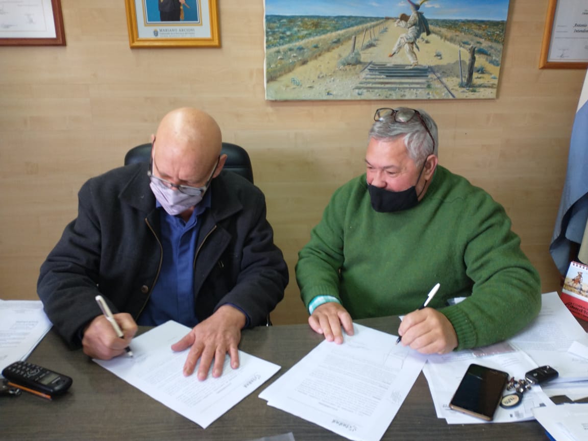 Epuyén recibió aporte económico para la construcción de invernaderos y compra de semillas