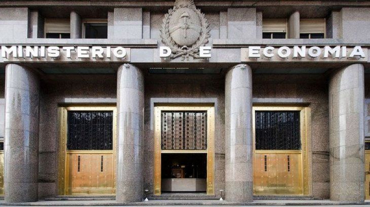 El Ministerio de Economía licita 5 bonos en pesos para captar $19.000 millones