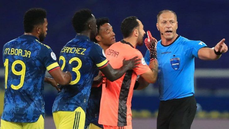Copa América: Colombia pidió la suspensión de Pitana por el polémico gol de Brasil
