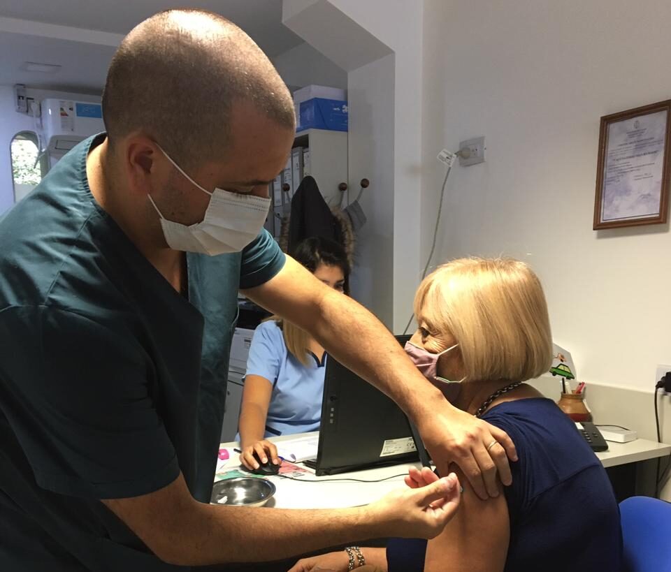 Afiliados de SEROS tendrán prioridad para vacunarse contra el coronavirus en los vacunatorios de la obra social