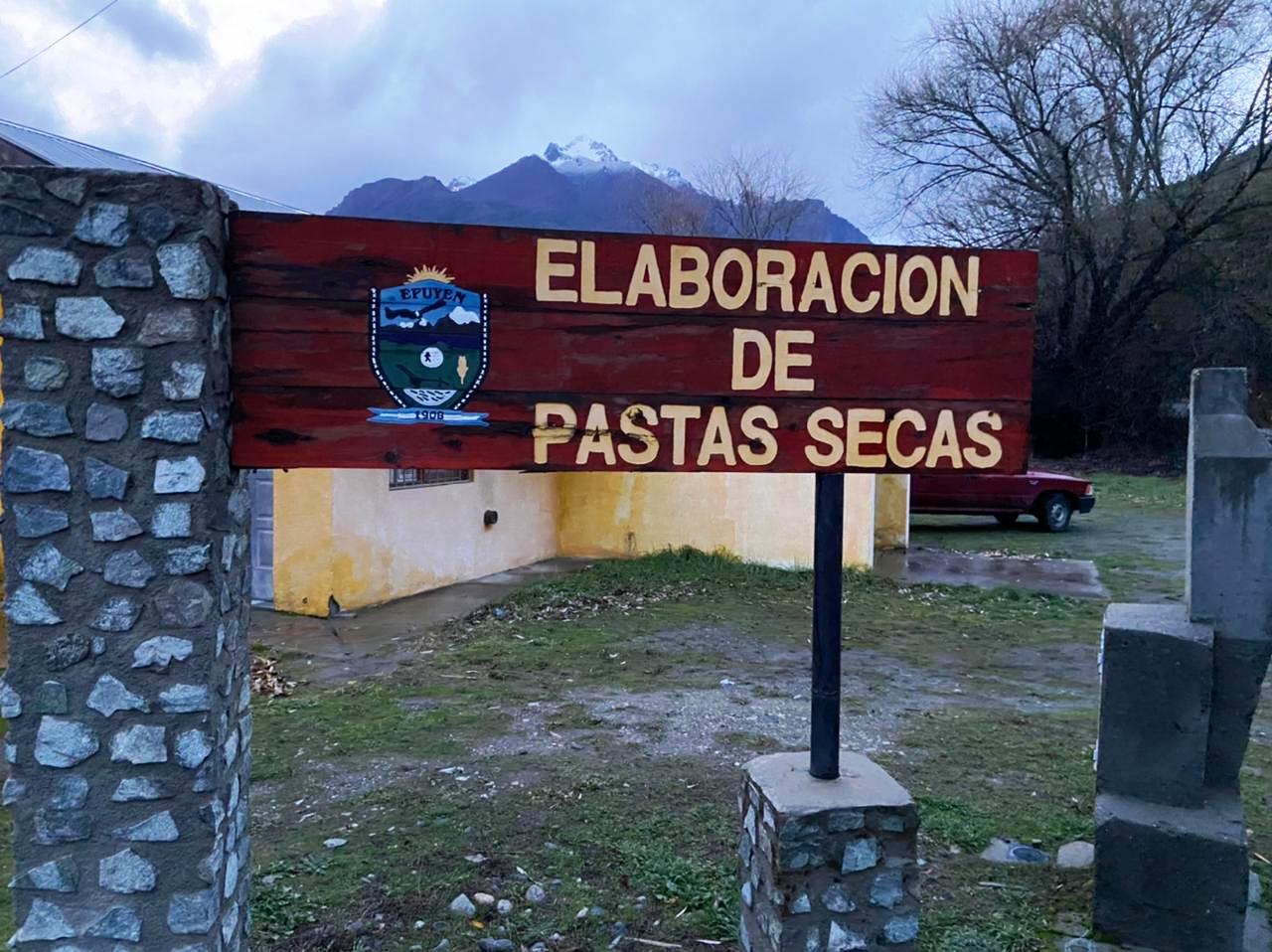 Epuyén recibió un aporte económico de $ 100 mil para la reactivación de la fábrica de pastas municipal