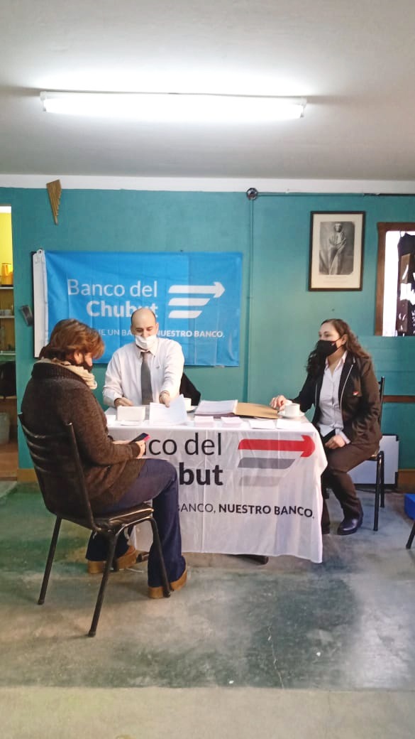 Banco del Chubut y Pirámides firmaron convenio para que empleados municipales puedan acceder a créditos diferenciales