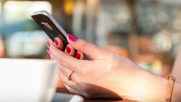 El Enacom autoriza aumentos de hasta 5% en telefonía móvil y fija, internet y TV paga
