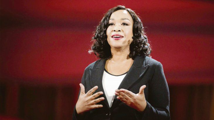 La guionista y productora Shonda Rhimes extendió su multimillonario contrato con Netflix