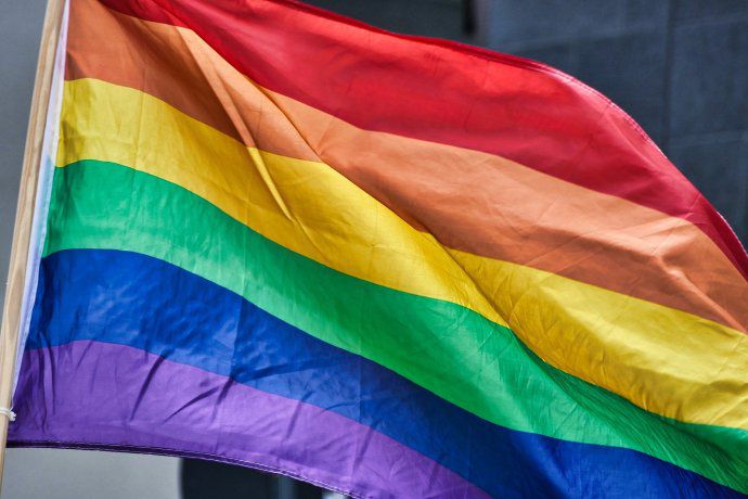 Unión Europea abrirá acciones legales contra Hungría y Polonia por no respetar los derechos LGBT