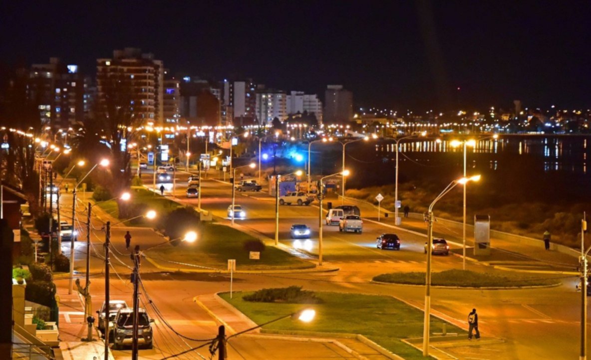 Nuevo decreto: Mantienen la presencialidad en todas las escuelas, amplían el horario de circulación y quedan permitidas las reuniones en domicilios particulares hasta 10 personas