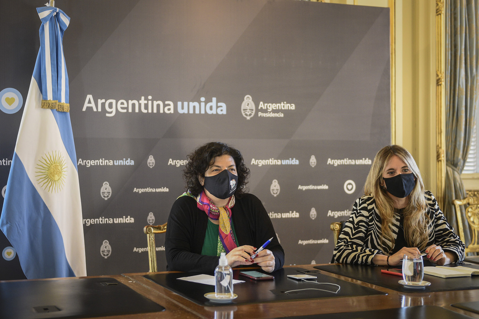 Vizzotti y Nicolini inician una visita Inglaterra para intercambiar experiencias sobre vacunación