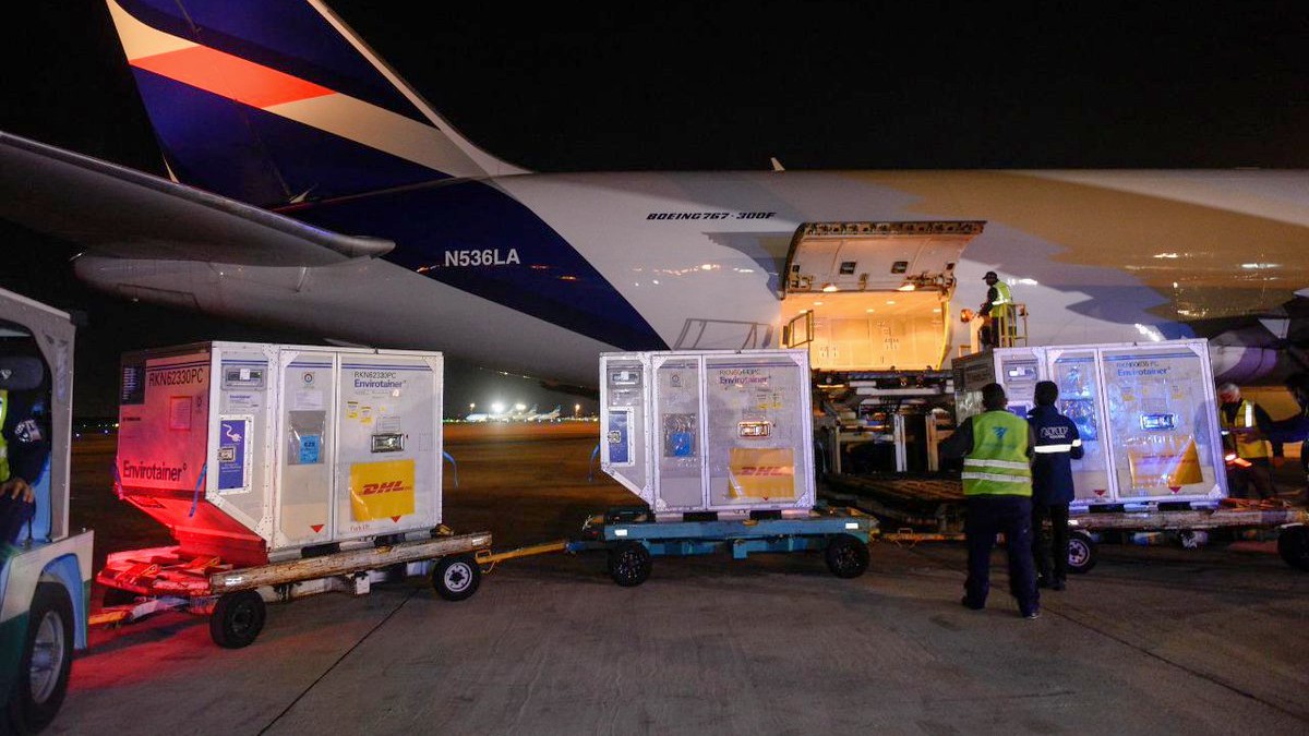 Hoy llegan al país 1.300.000 vacunas AstraZeneca y otro cargamento de Sinopharm y Argentina superará los 37 millones de dosis recibidas