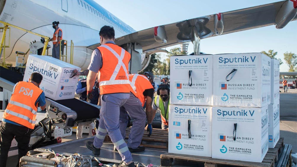 Llegan a Ezeiza 650.000 vacunas de Sputnik V