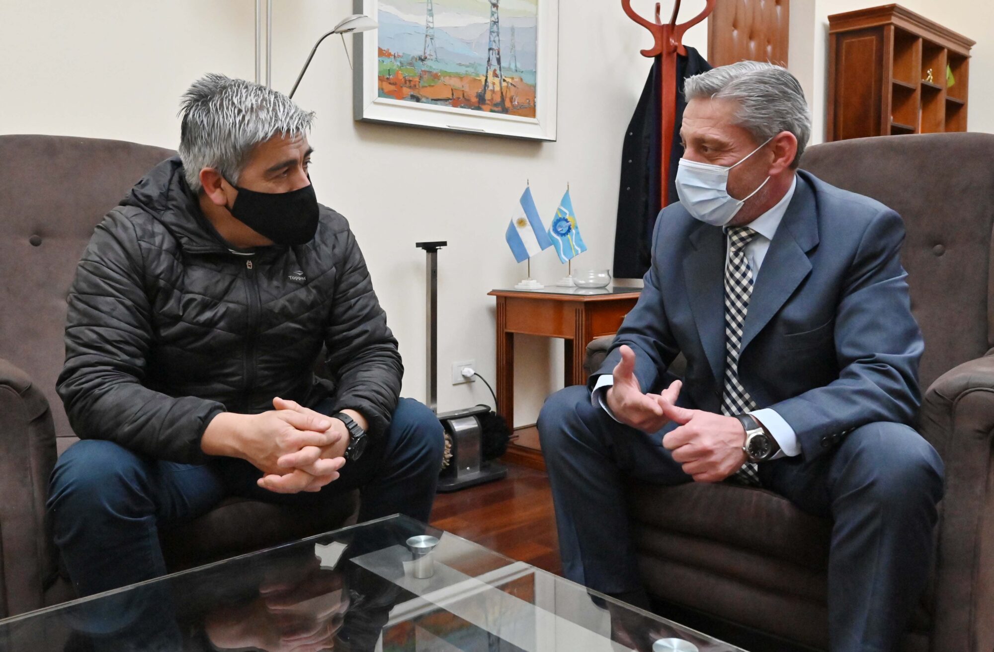 Arcioni recibió al intendente de Gobernador Costa y se avanzó en la concreción de obras para la localidad