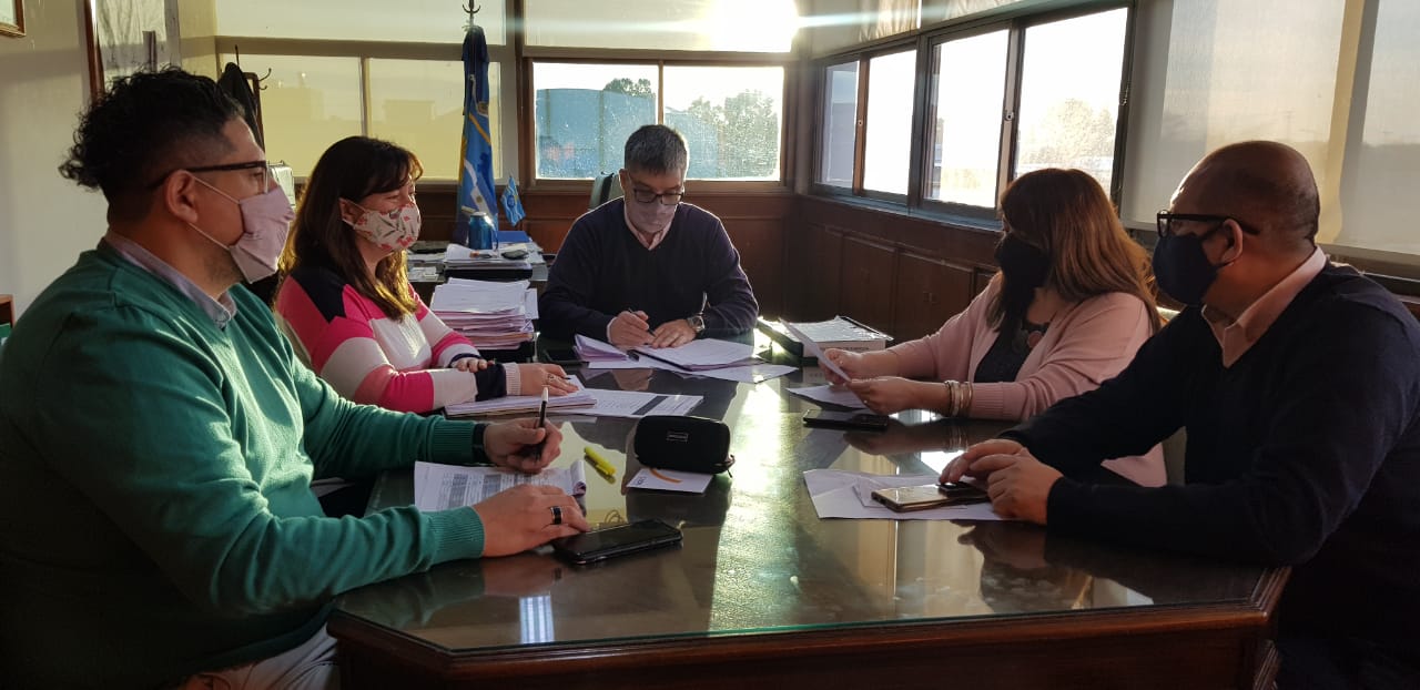 Perata y Aguilera evaluaron las obras de infraestructura escolar que se ejecutan en la provincia
