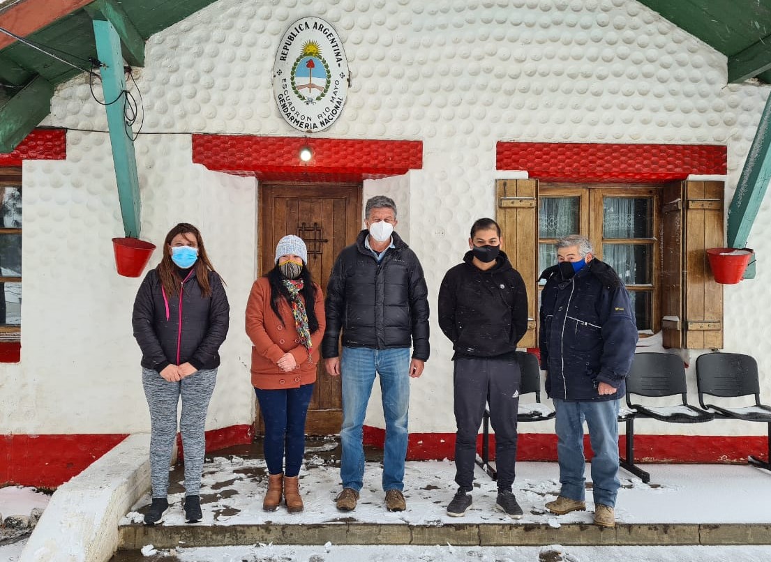 Menna expresó en Aldea Beleiro su apoyo a Patricia Tapia y Paola Romero, la fórmula para presidir la Comuna Rural