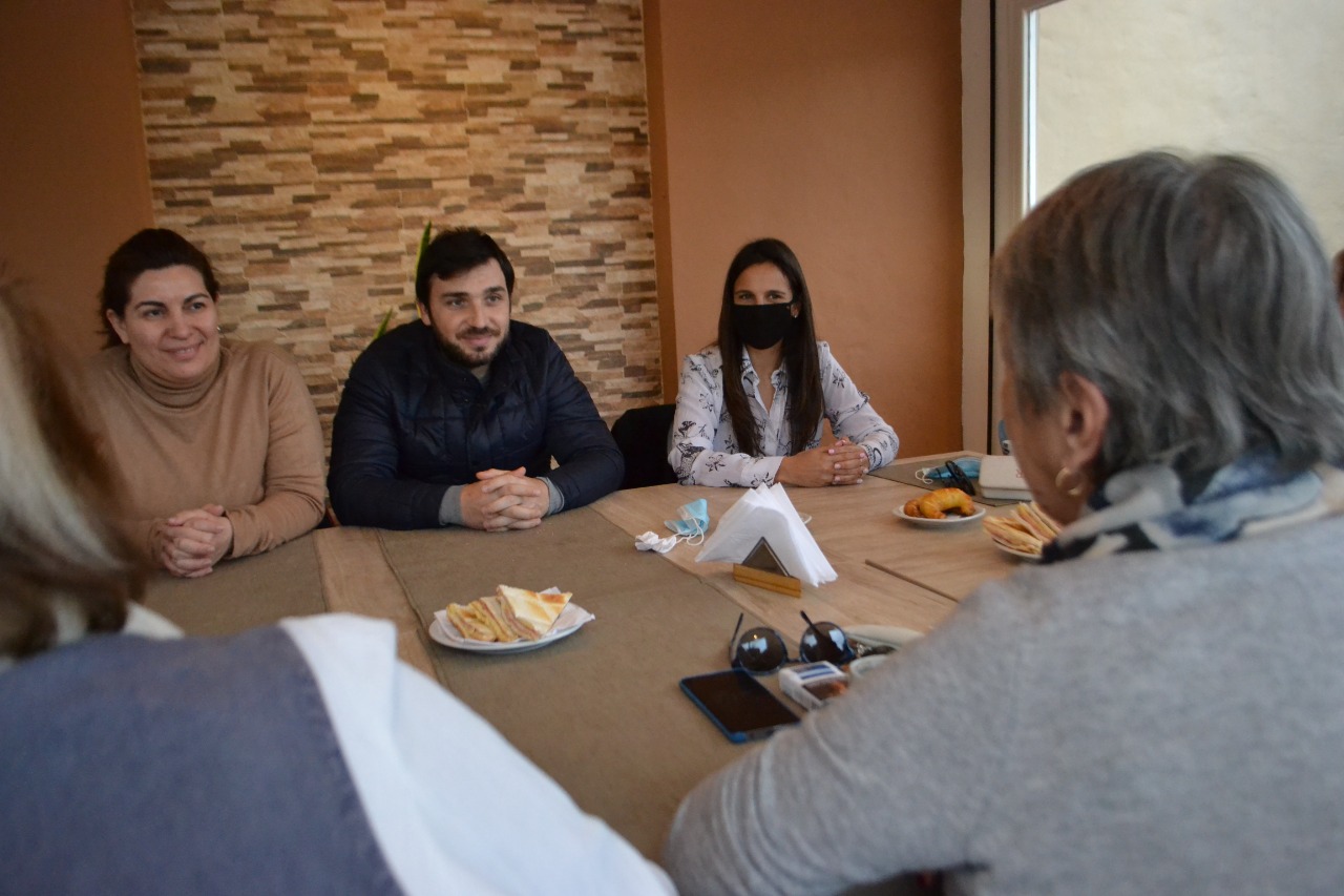 Torres y Romero expusieron sus propuestas a los vecinos del Valle y la Costa