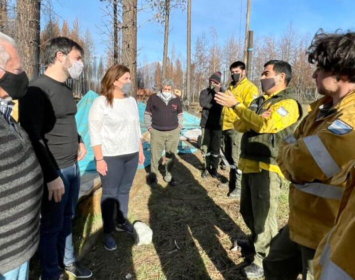 Torres y Romero se reunieron con vecinos, comerciantes y docentes de la Comarca Andina para conversar sobre las distintas problemáticas
