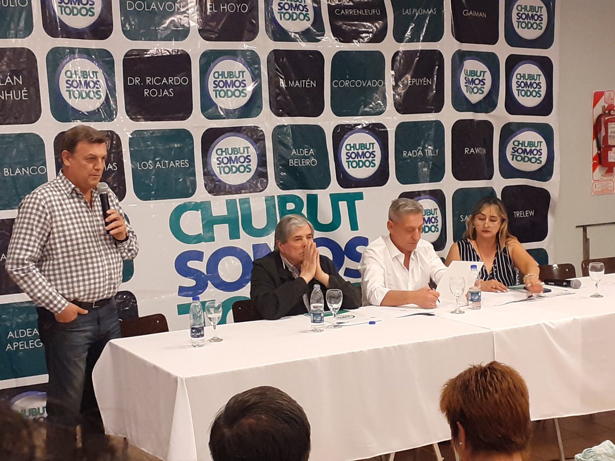 Disyuntiva en el oficialismo: Críticas a Das Neves y a la corrupción, Massoni incómodo, pero todos van por el partido que fundó el caudillo chubutense