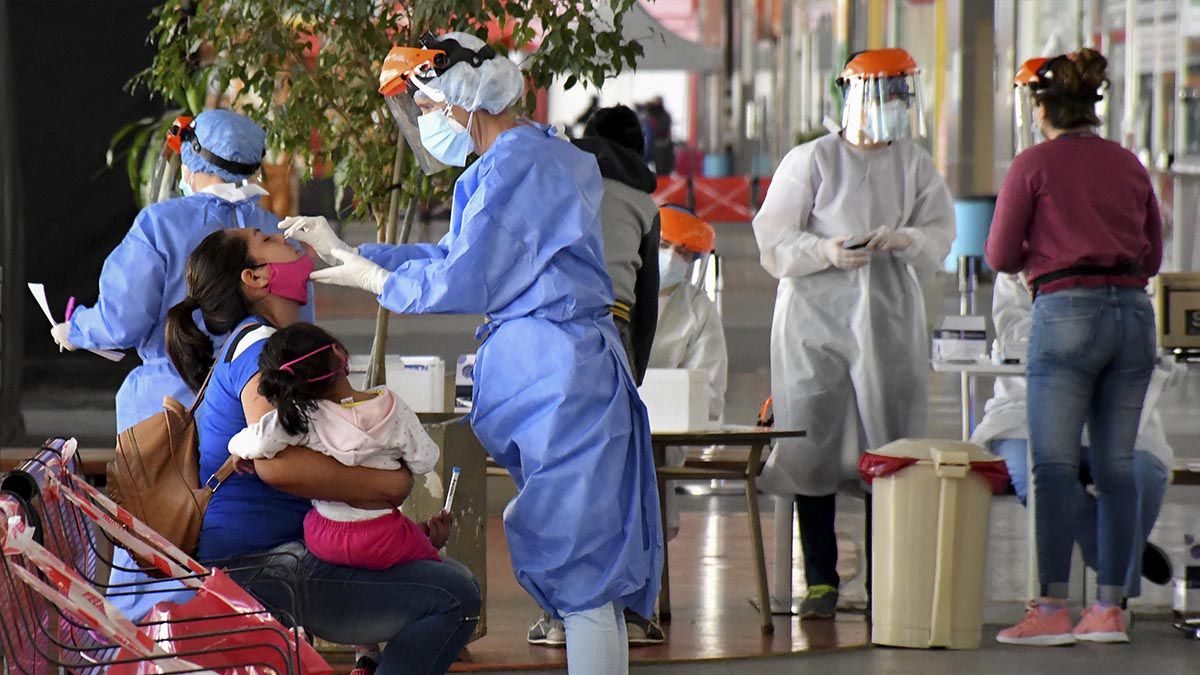 Coronavirus en Argentina: Se registraron 300 muertes y hubo 13.736 nuevos contagios en las últimas 24 horas