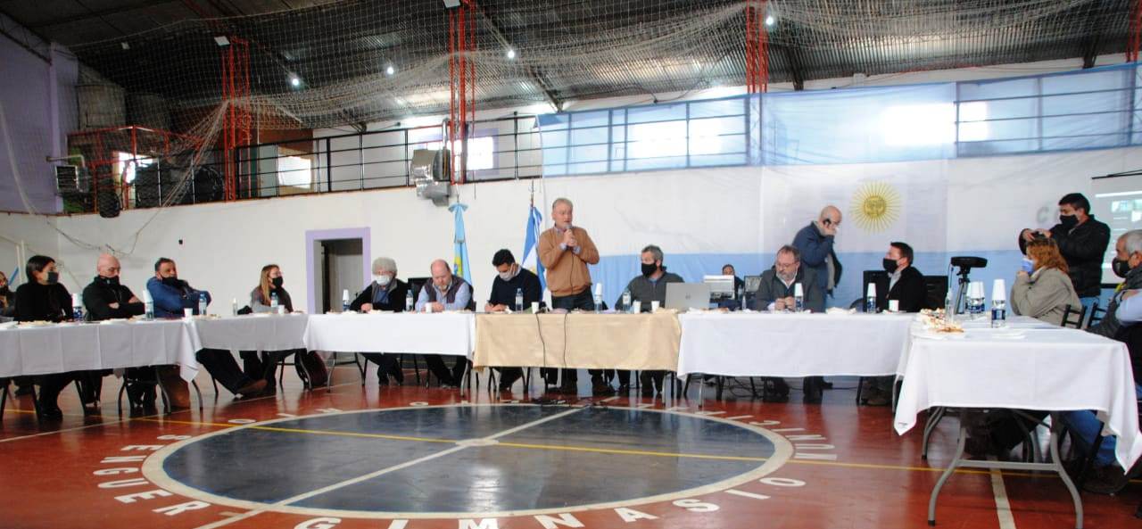 Con la presencia de intendentes, el Comité de Cuenca del Río Senguer analizó la Emergencia Hídrica, la obra del Lago Fontana y la problemática en el Valle del Genoa