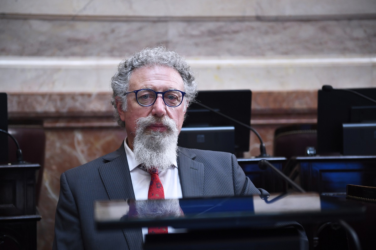 Luenzo pide que los candidatos a diputados y senadores se pronuncien sobre universalización de internet