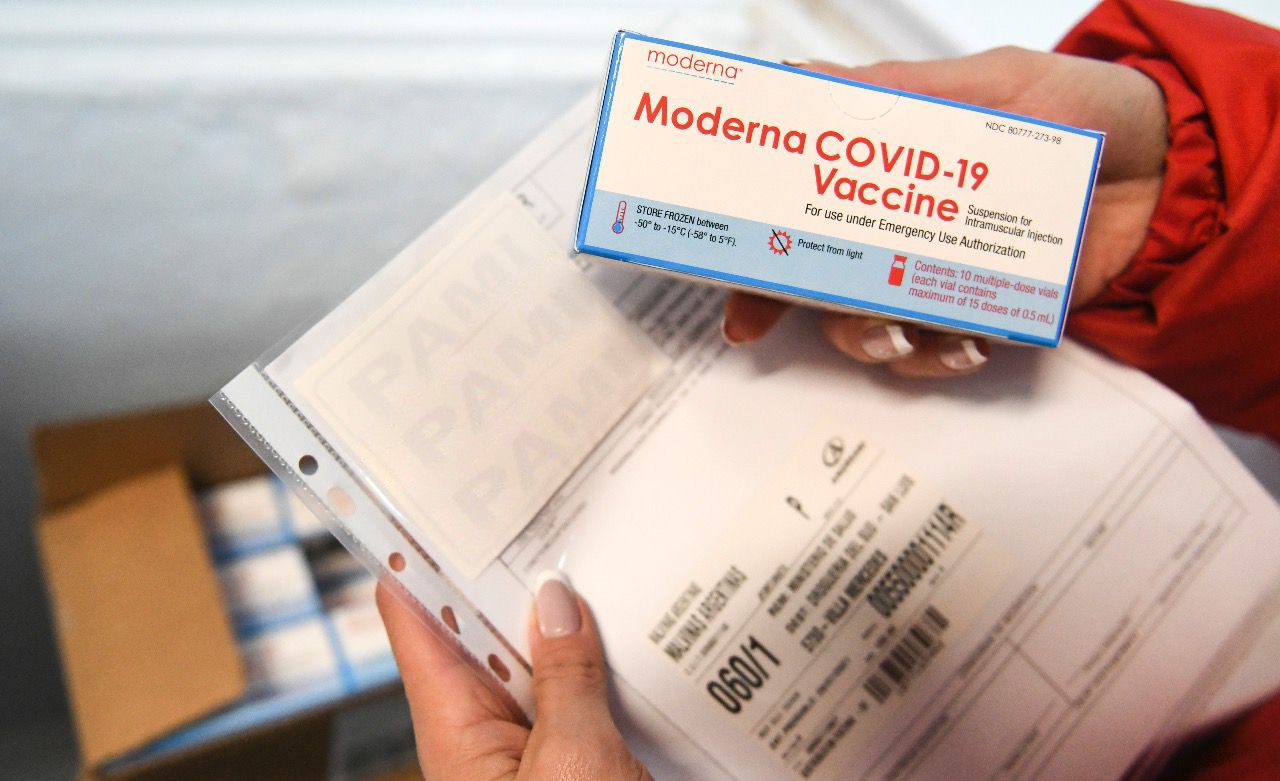 Chubut recibirá 12.180 dosis de vacuna Moderna para continuar inmunizando a jóvenes entre 12 y 17 años